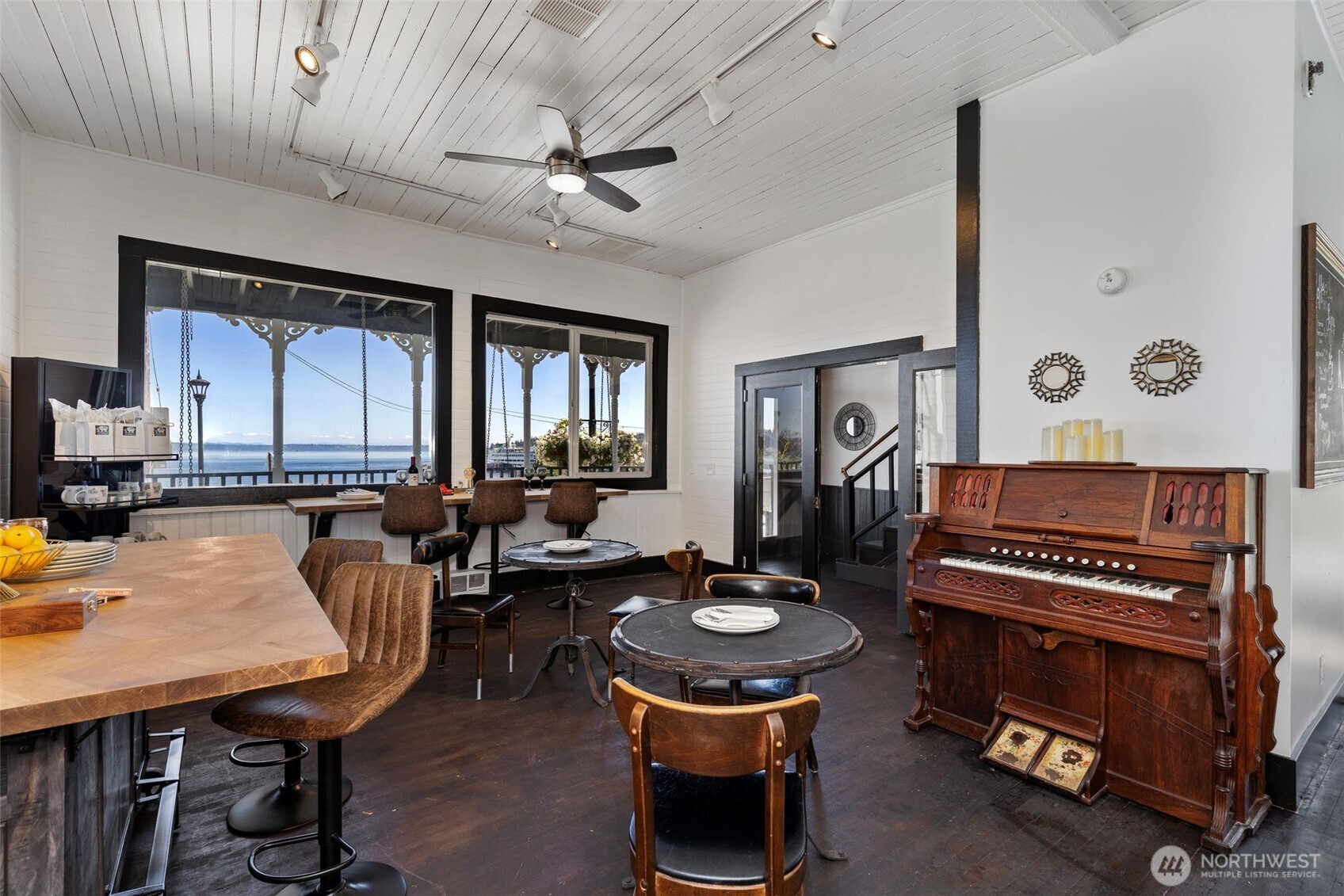 25931 Washington Boulevard Property Photo 9