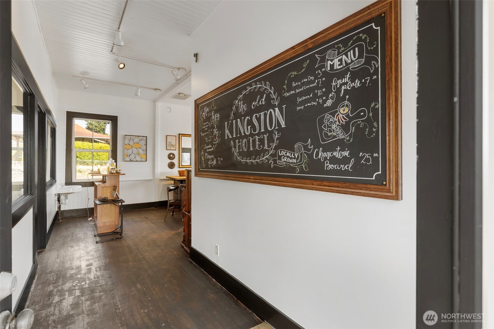 25931 Washington Boulevard Property Photo 13
