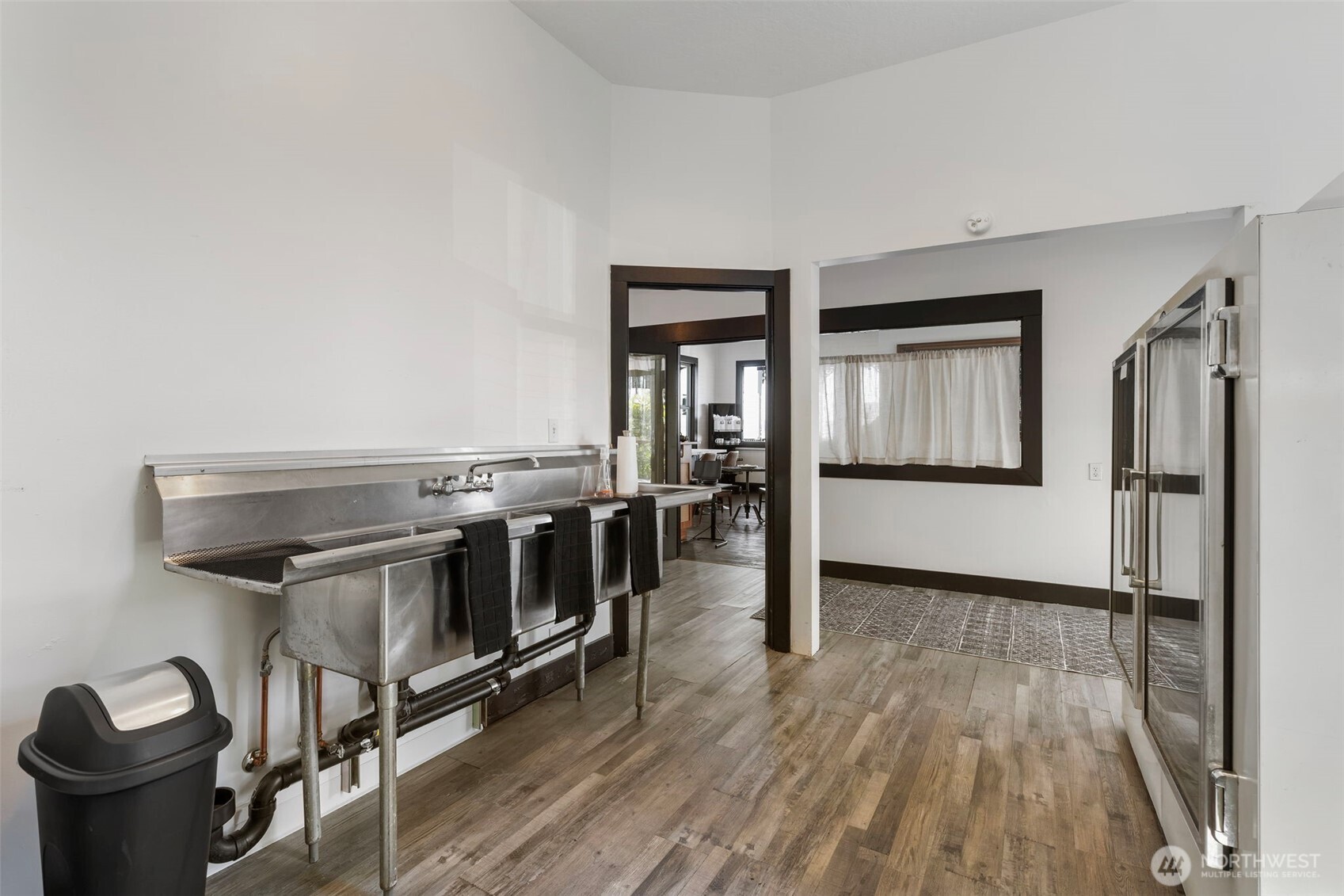 25931 Washington Boulevard Property Photo 16