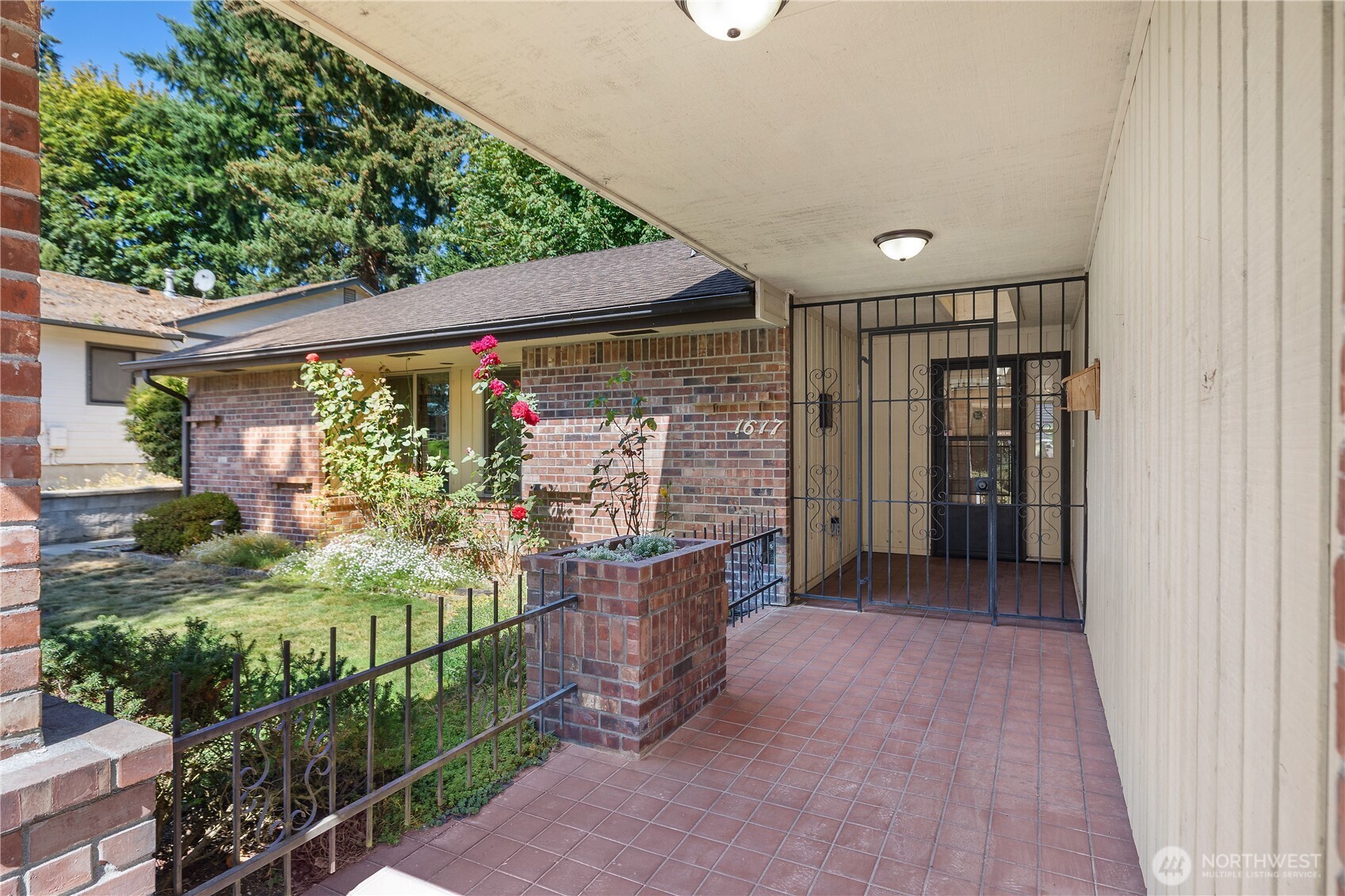 1617 Diamond Loop Property Photo 1