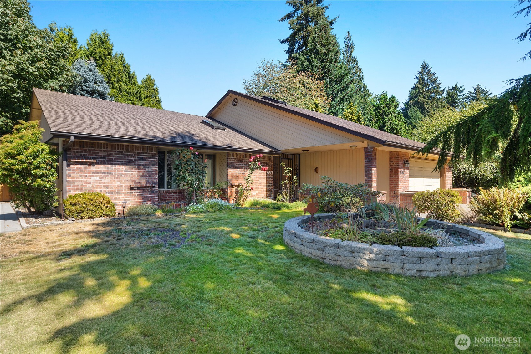 1617 Diamond Loop Property Photo 2