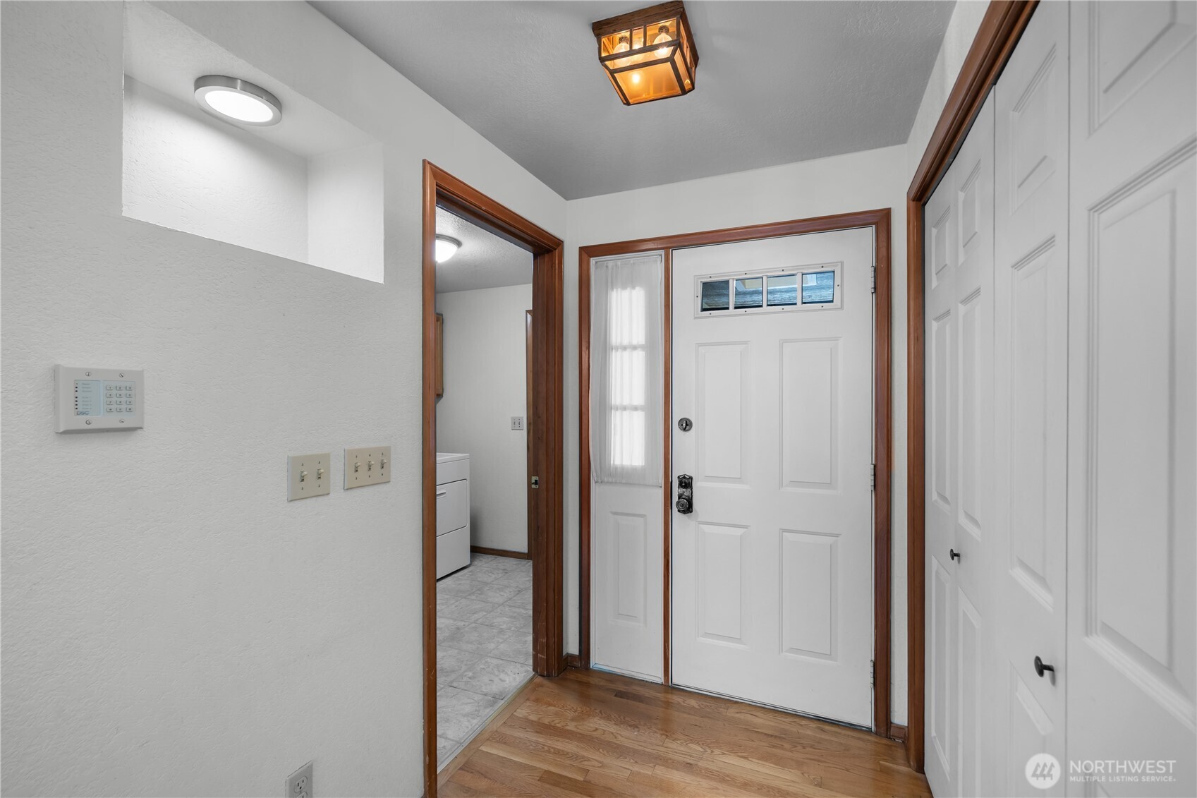 1617 Diamond Loop Property Photo 5