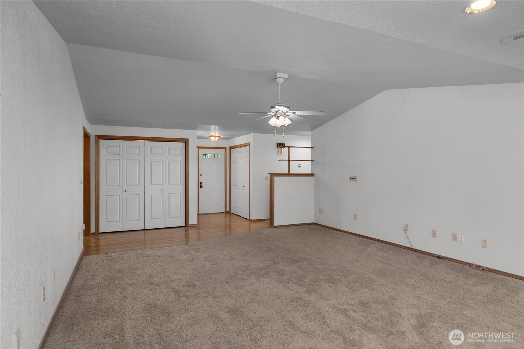1617 Diamond Loop Property Photo 8
