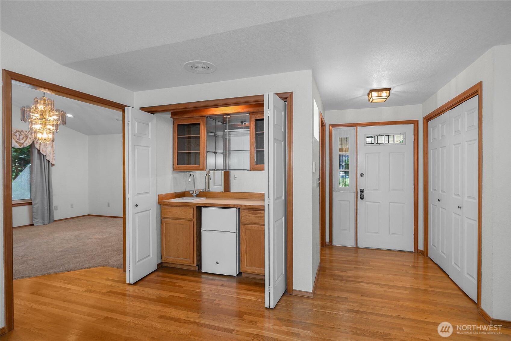 1617 Diamond Loop Property Photo 9