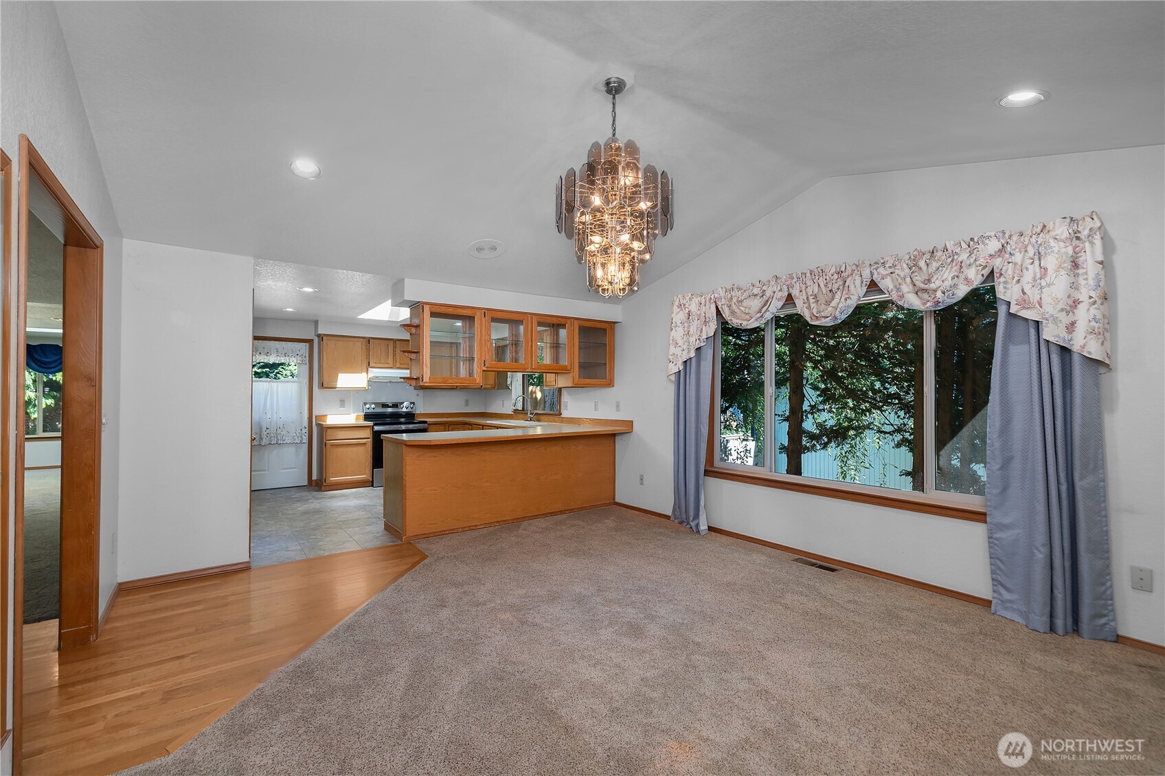 1617 Diamond Loop Property Photo 12