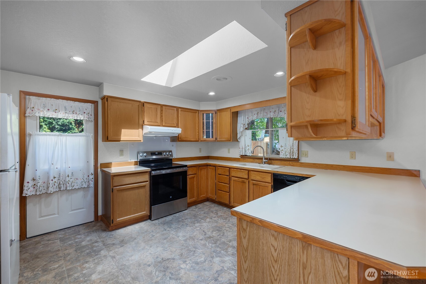 1617 Diamond Loop Property Photo 13