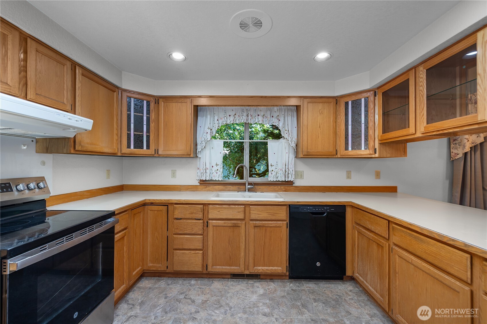 1617 Diamond Loop Property Photo 16