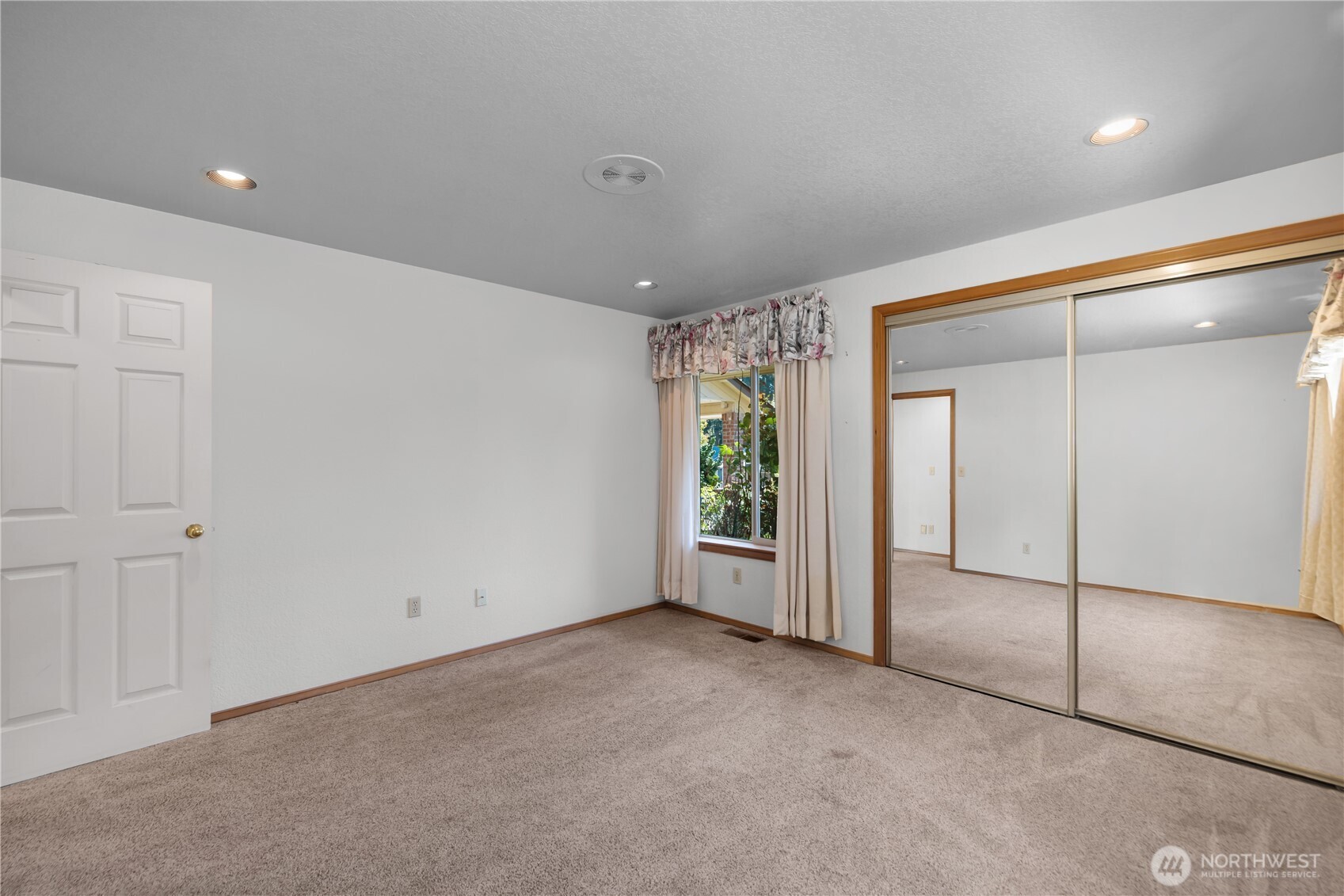 1617 Diamond Loop Property Photo 27