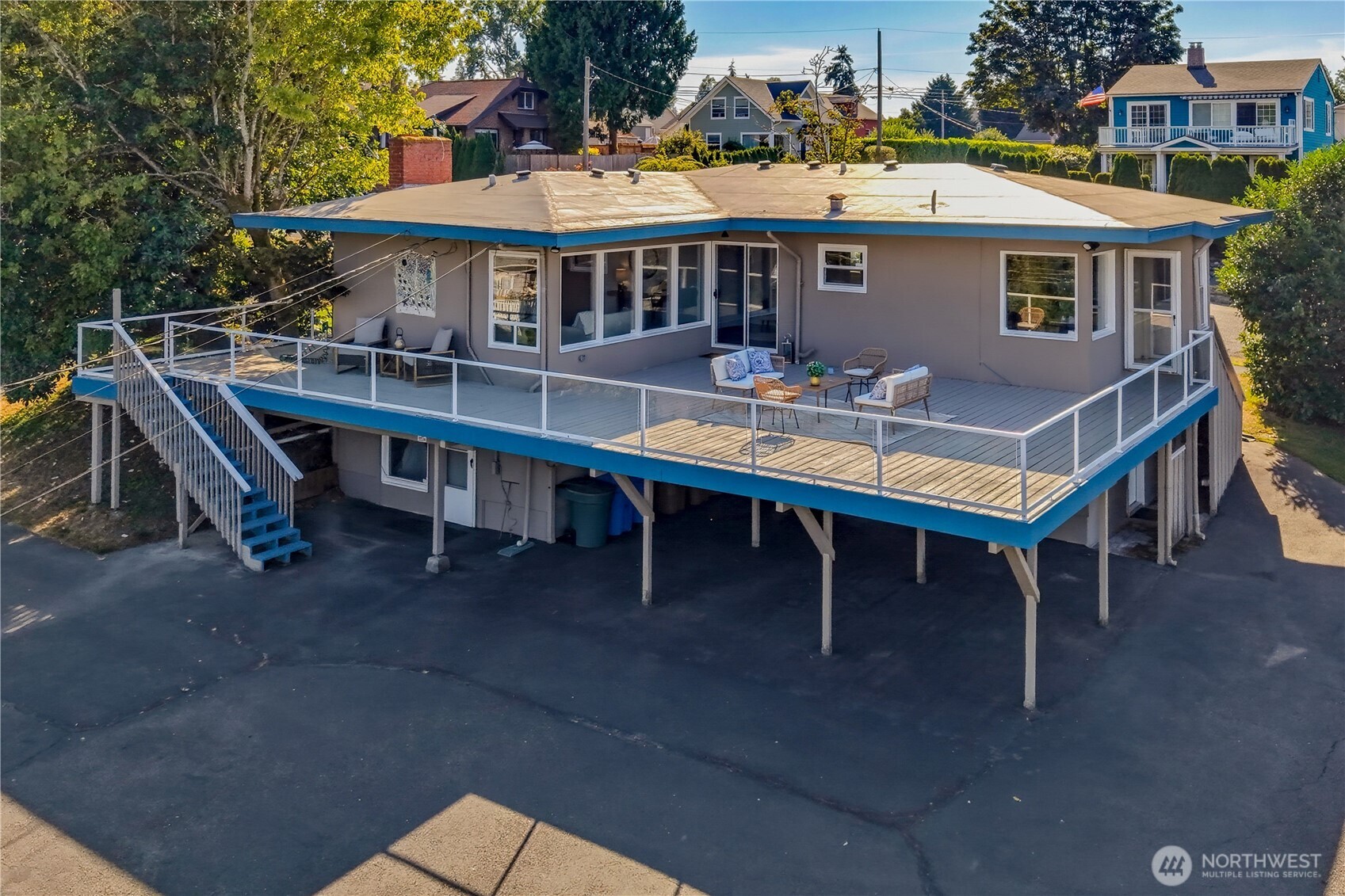 4701 N Huson Street Property Photo 4