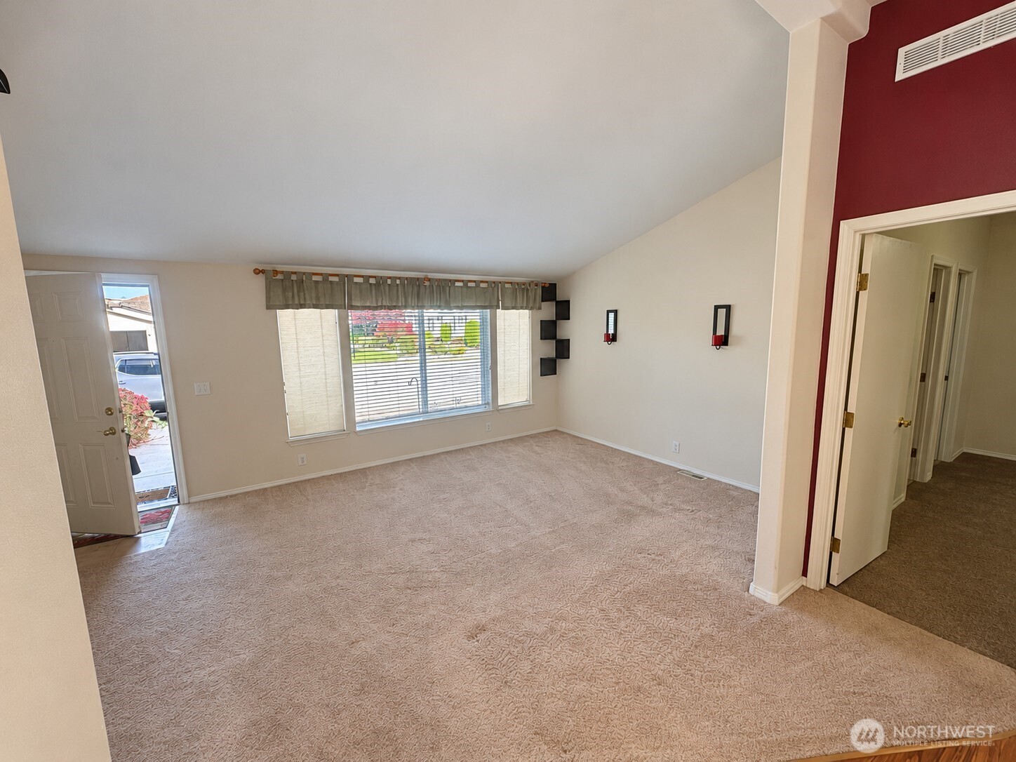 2 Crystal Place Property Photo 3