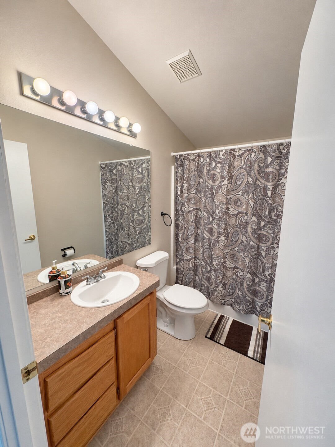 2 Crystal Place Property Photo 15