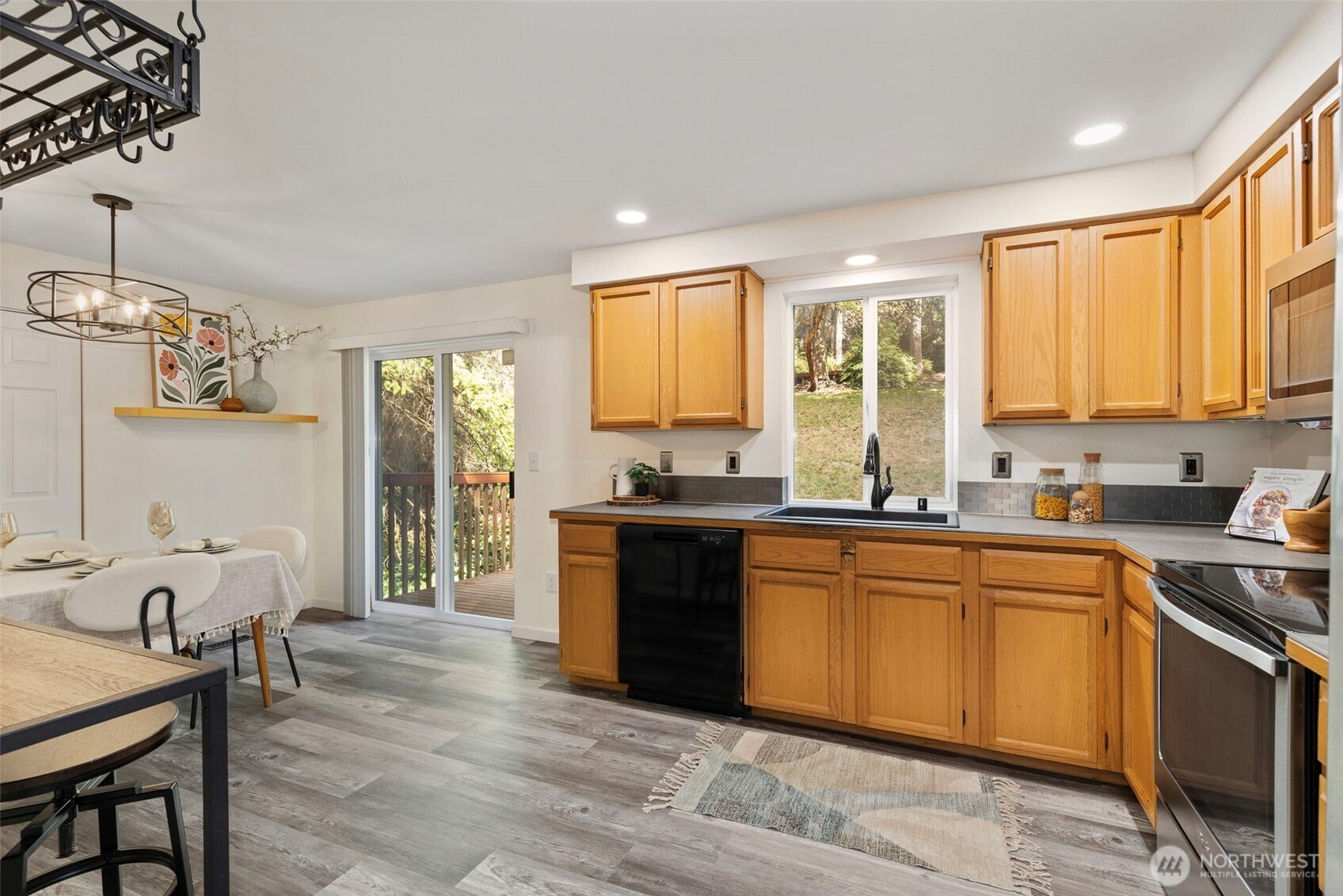 22445 Sunridge Way Property Photo 13