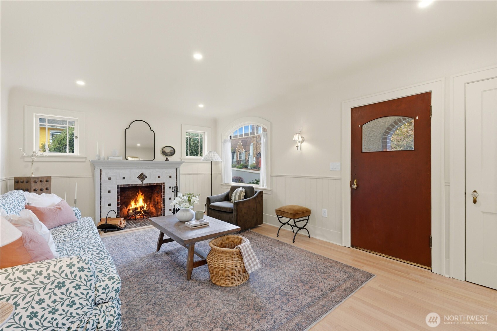 1135 Ne Birch Street Property Photo 4