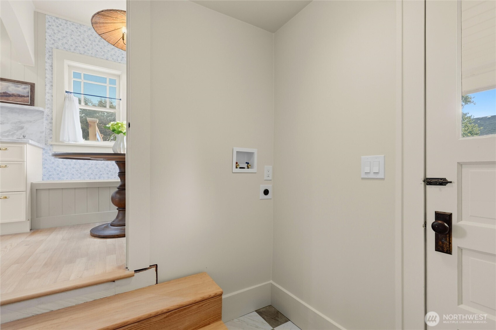 1135 Ne Birch Street Property Photo 15