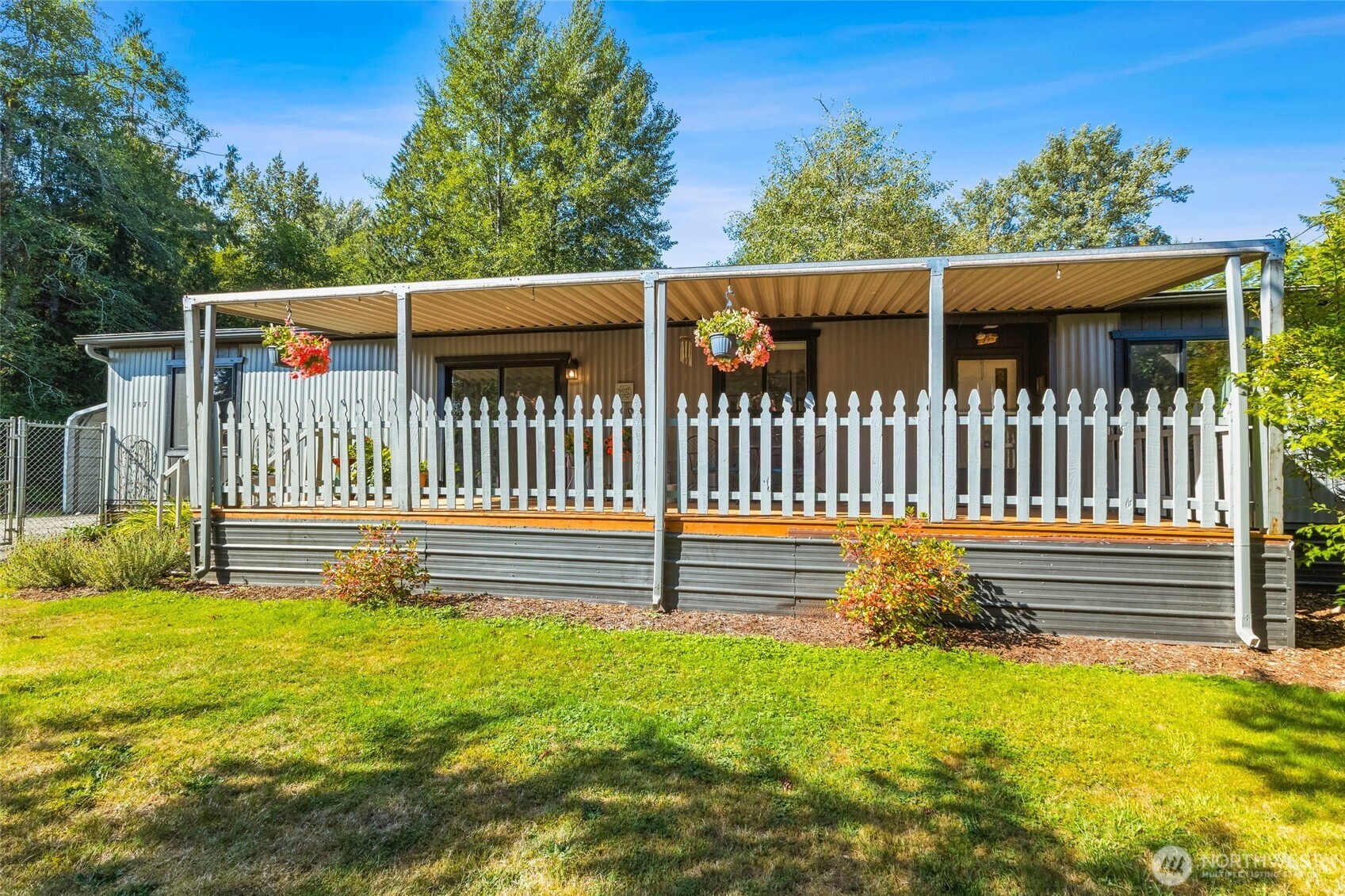 207 Shallow Shore Road Property Photo 2