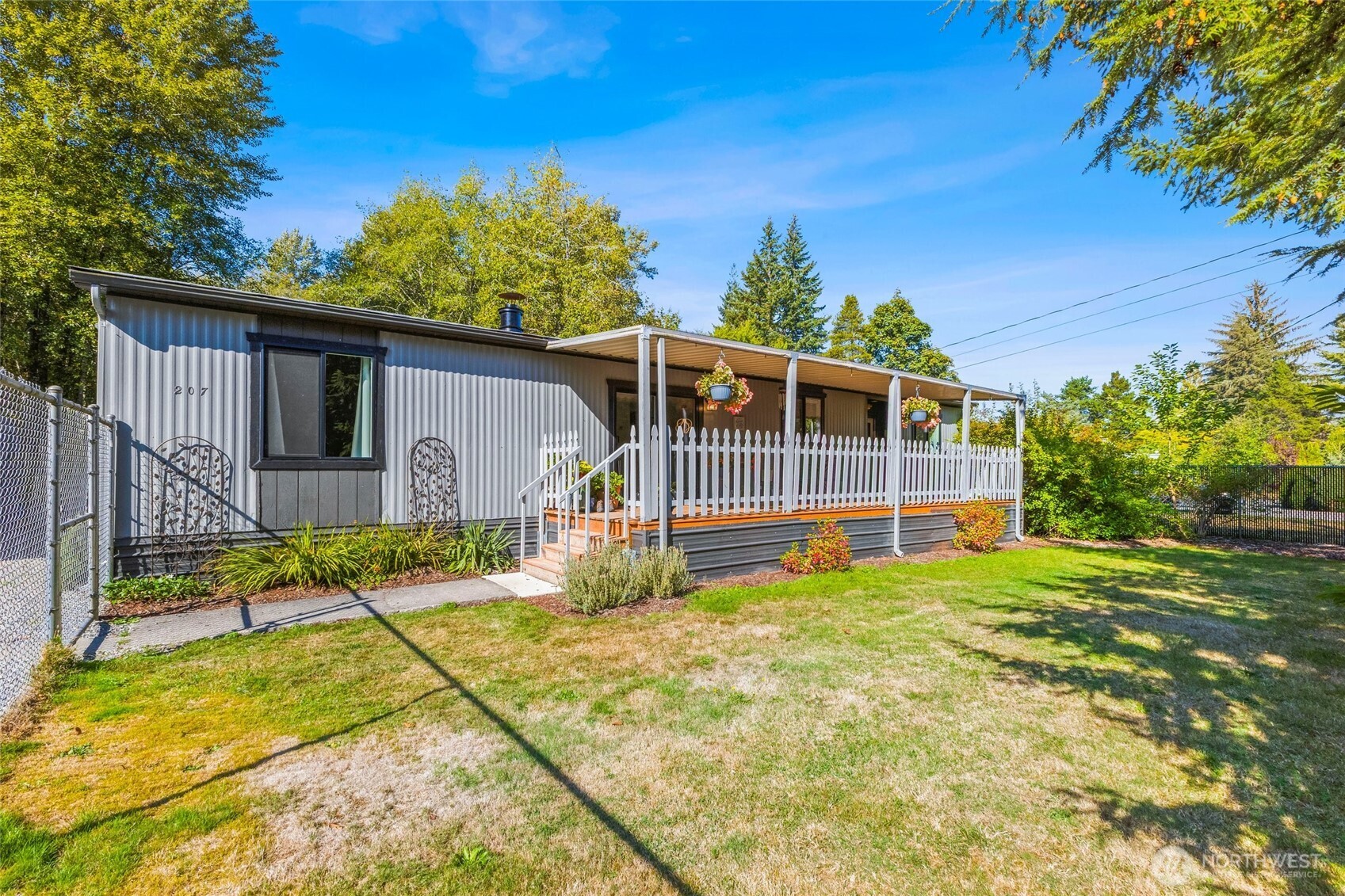 207 Shallow Shore Road Property Photo 4