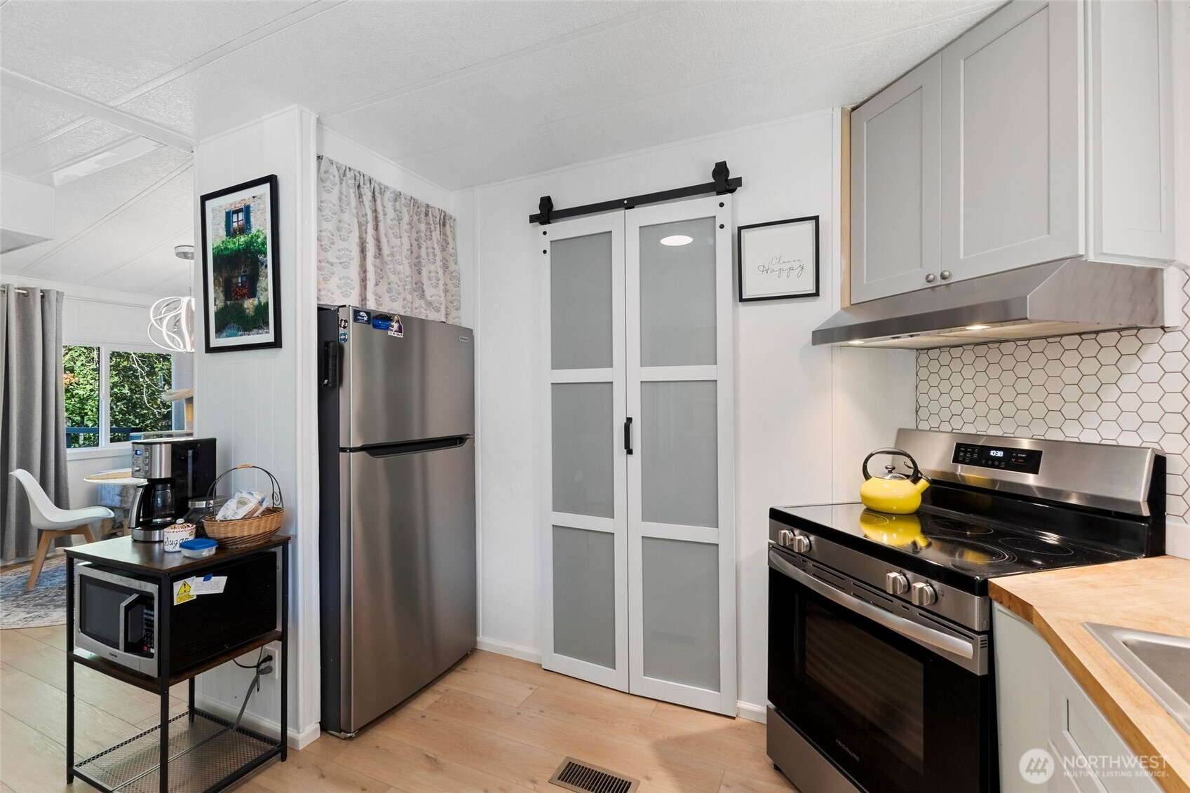 207 Shallow Shore Road Property Photo 14