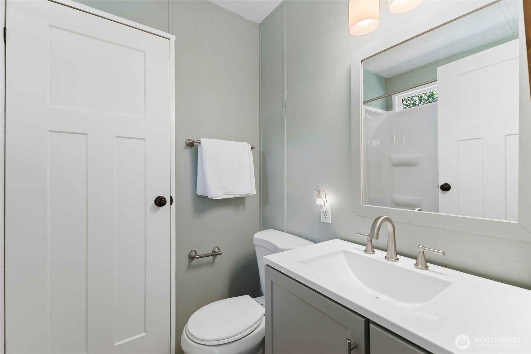207 Shallow Shore Road Property Photo 17
