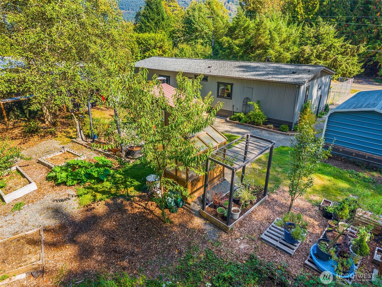 207 Shallow Shore Road Property Photo 31