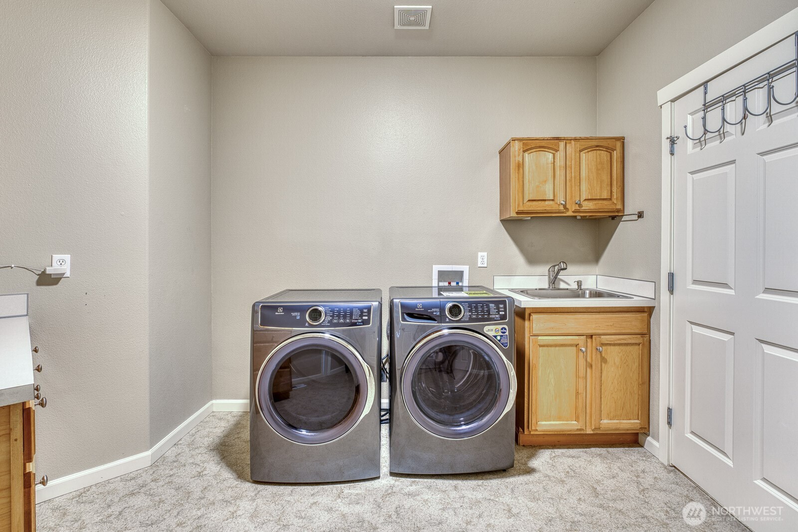 7810 31st Street Property Photo 14