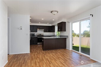 520 S 53rd Place Property Photo 8