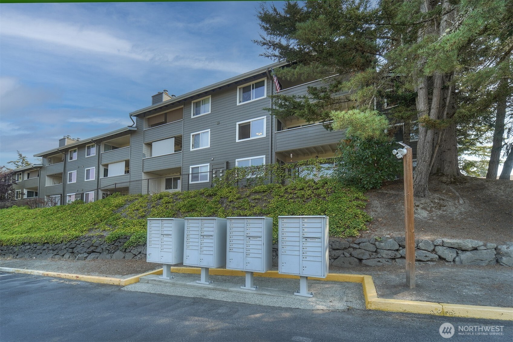 20198 Viking Crest Loop 8-201 Property Photo 2