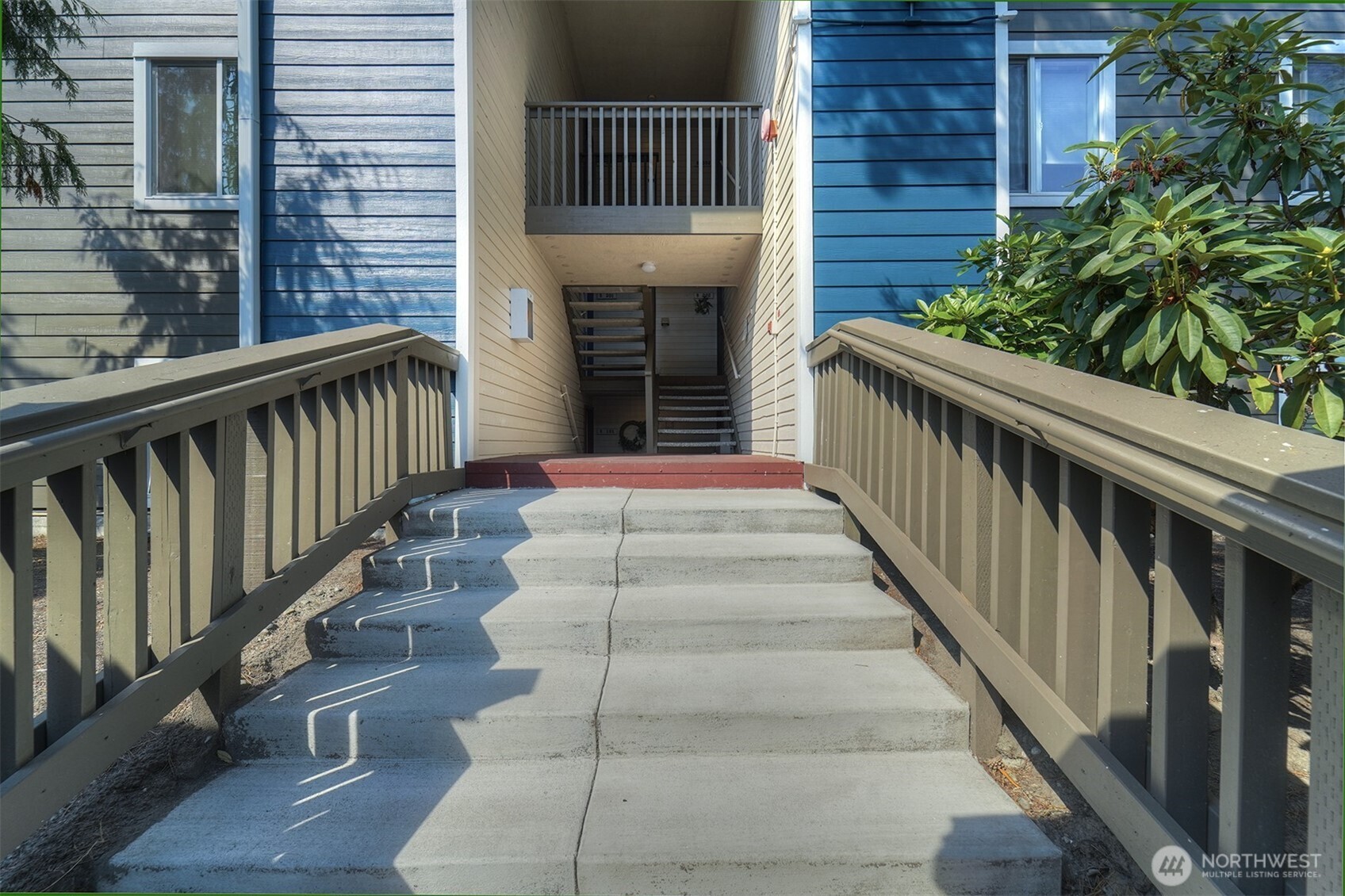20198 Viking Crest Loop 8-201 Property Photo 4