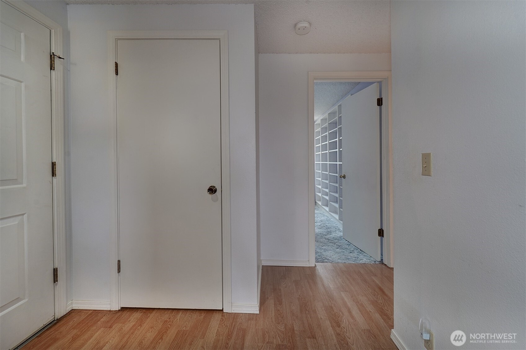 20198 Viking Crest Loop 8-201 Property Photo 6