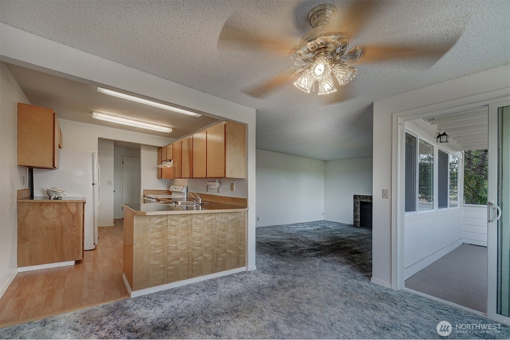 20198 Viking Crest Loop 8-201 Property Photo 12