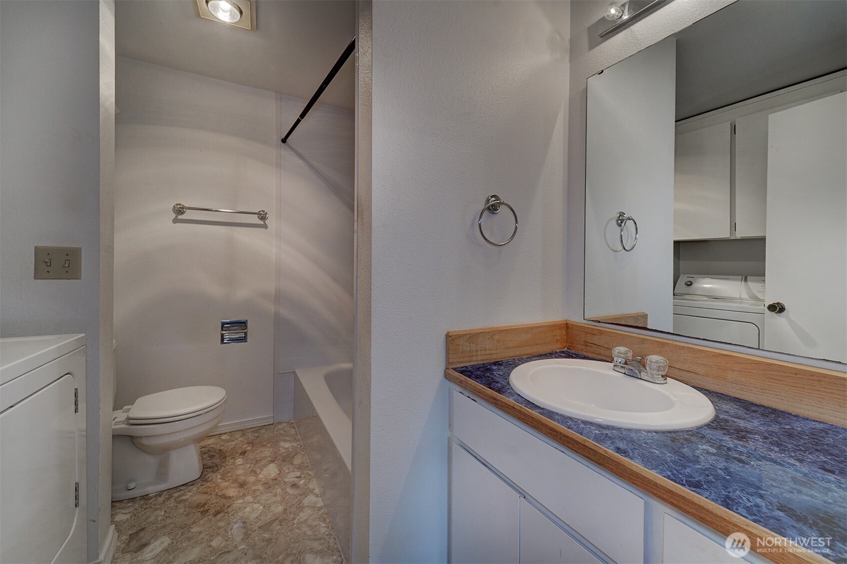 20198 Viking Crest Loop 8-201 Property Photo 20