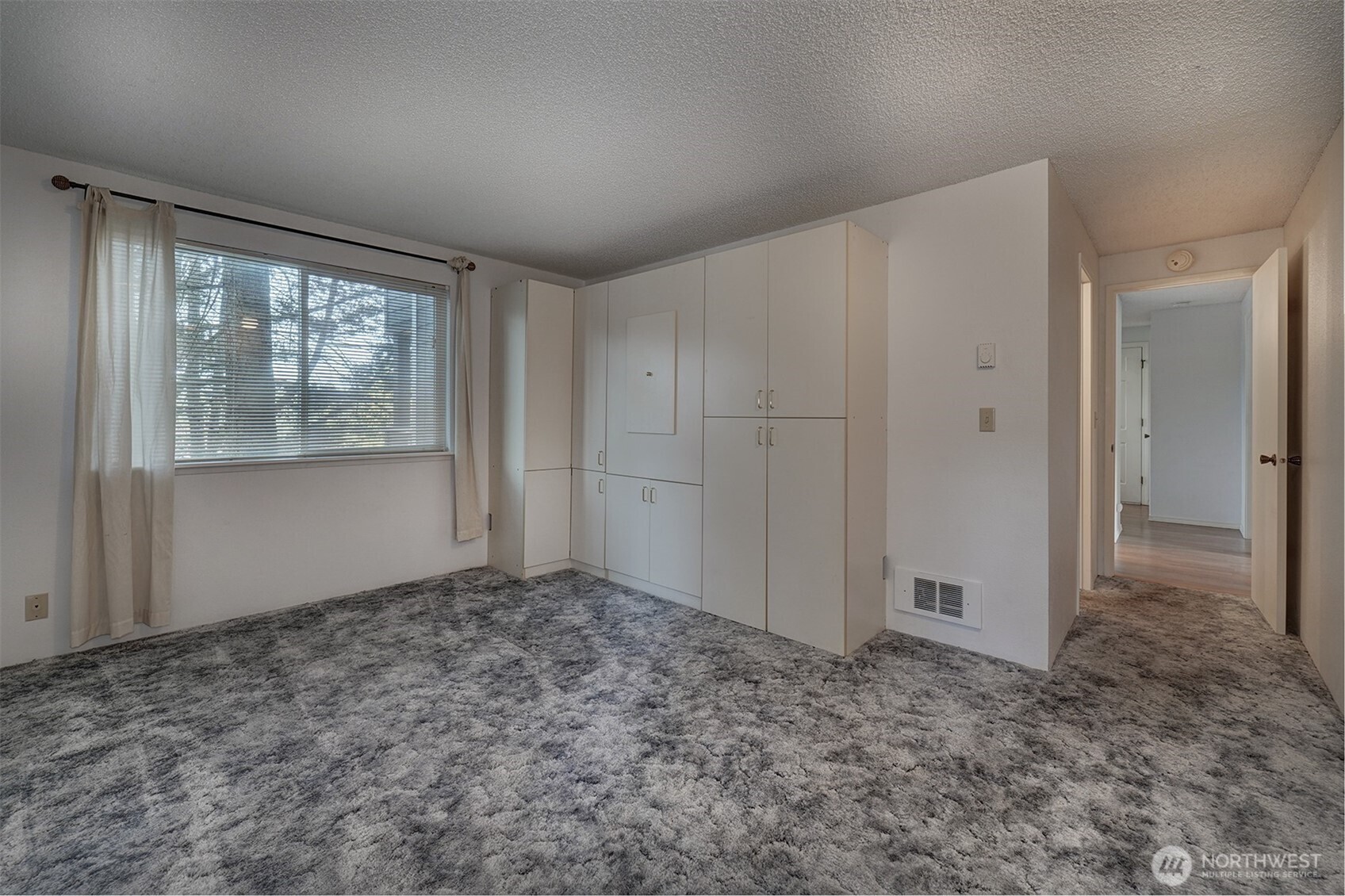 20198 Viking Crest Loop 8-201 Property Photo 22