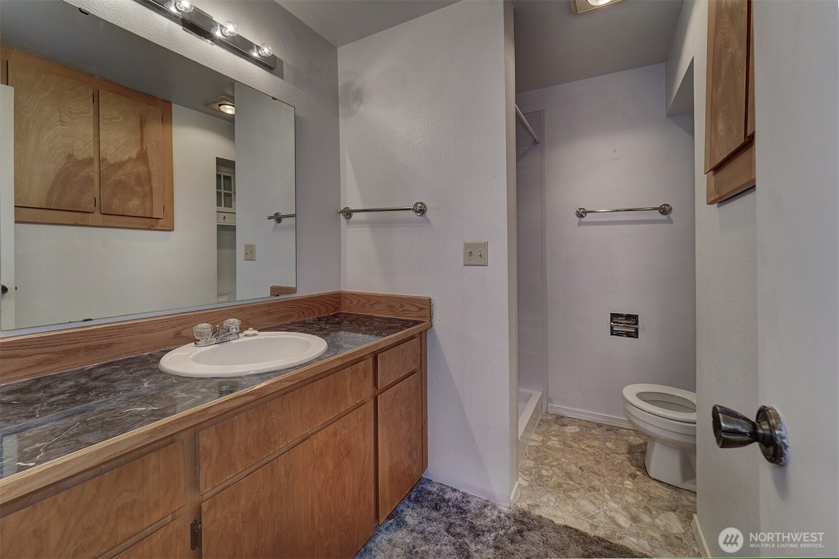 20198 Viking Crest Loop 8-201 Property Photo 24