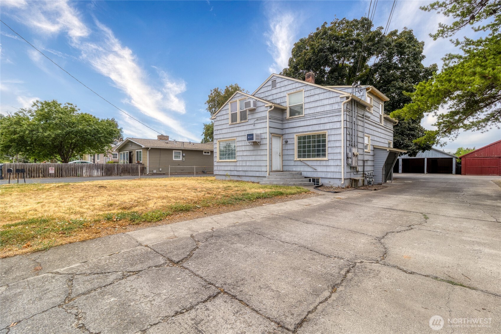 904 Se Birch Avenue Property Photo 1