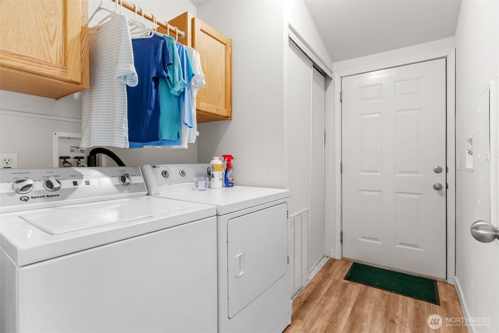 1228 Hill Street Property Photo 11