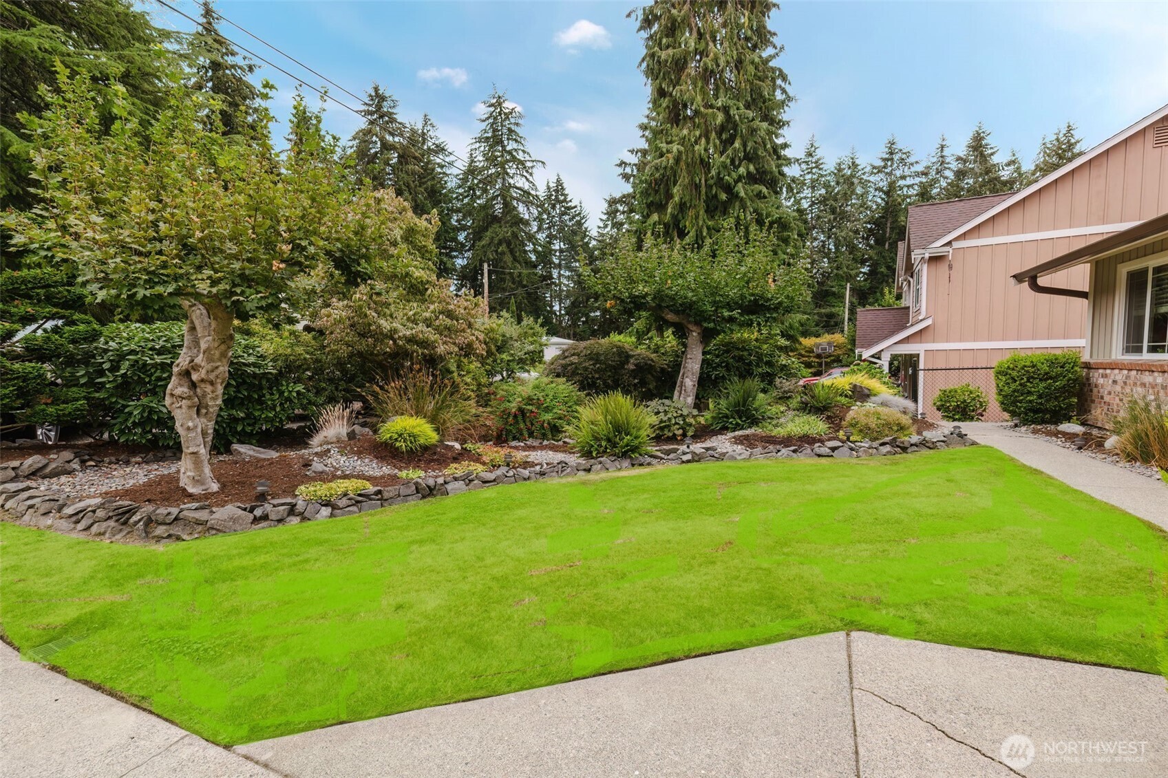 3614 3616 Crestview Drive Property Photo 4