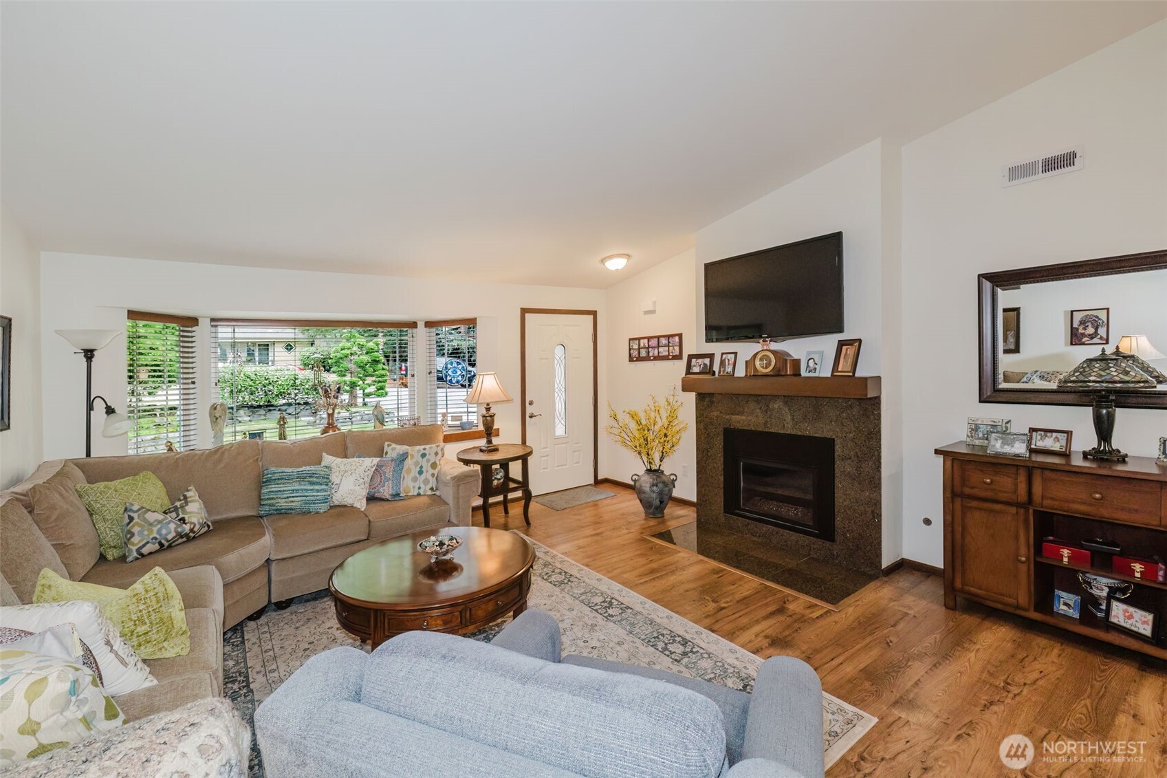 3614 3616 Crestview Drive Property Photo 8