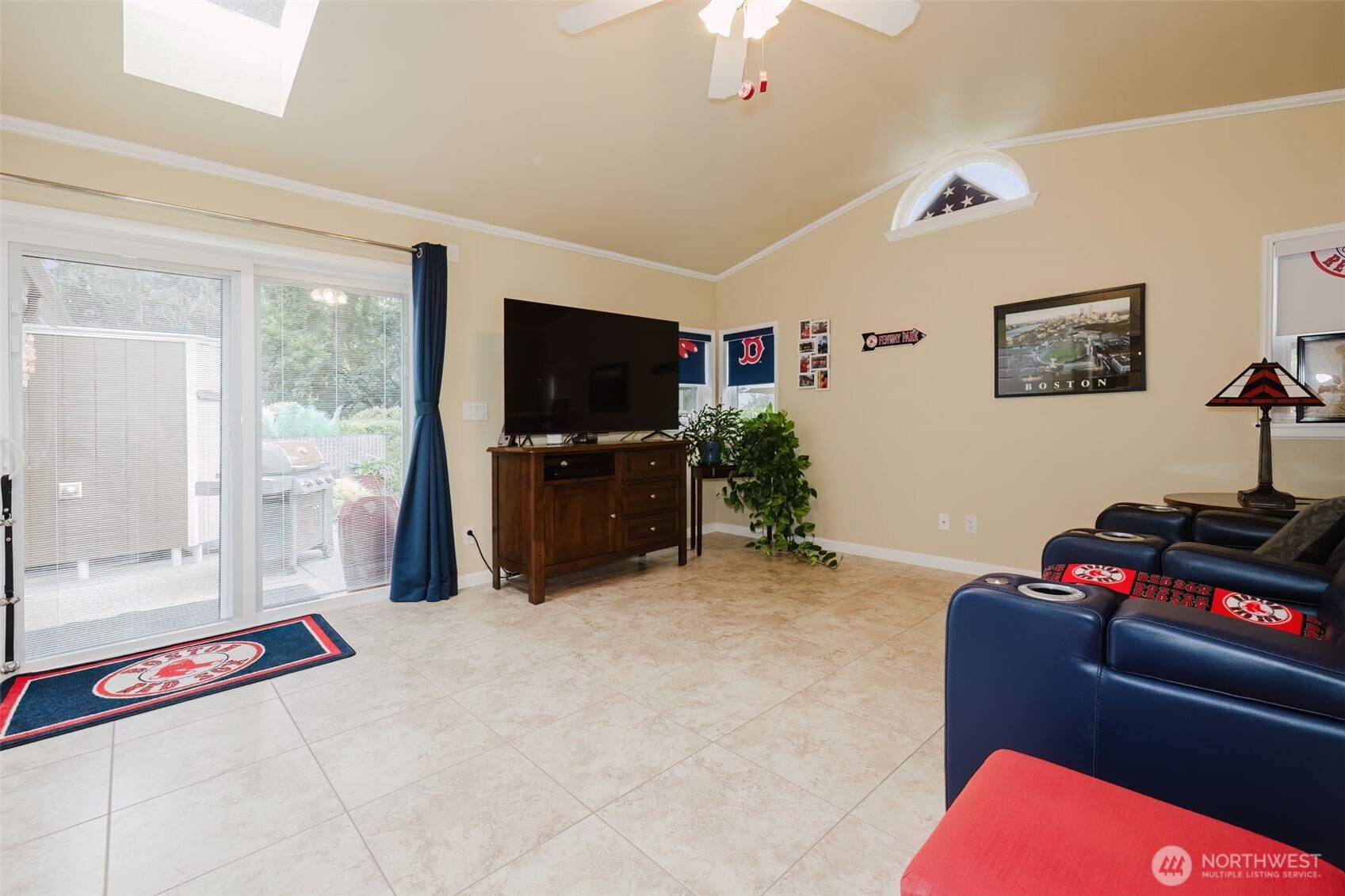3614 3616 Crestview Drive Property Photo 16