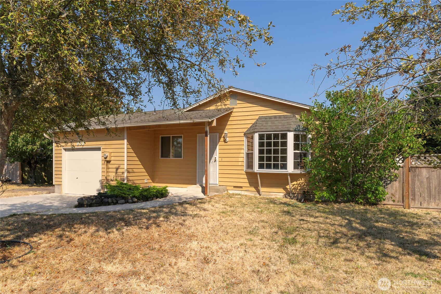 988 Ridgeway Drive Property Photo 1