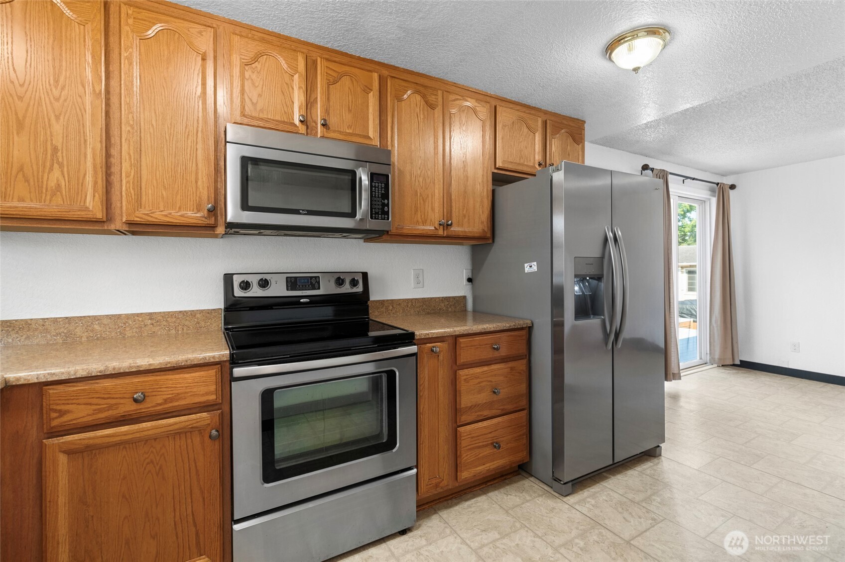 988 Ridgeway Drive Property Photo 10