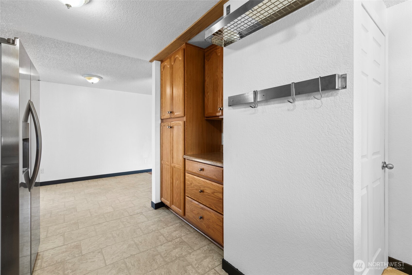 988 Ridgeway Drive Property Photo 13