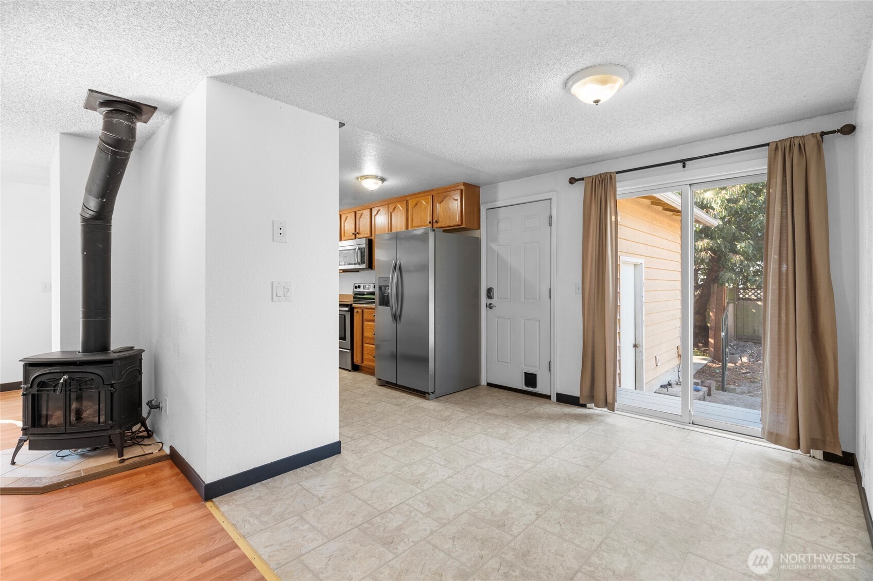 988 Ridgeway Drive Property Photo 16