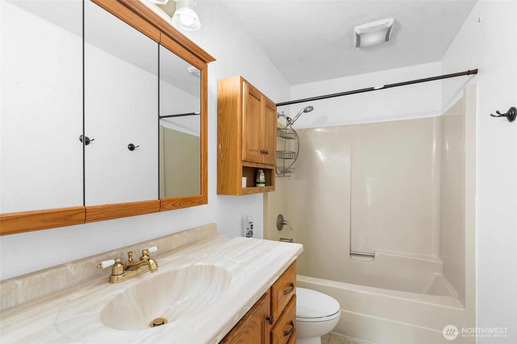 988 Ridgeway Drive Property Photo 17