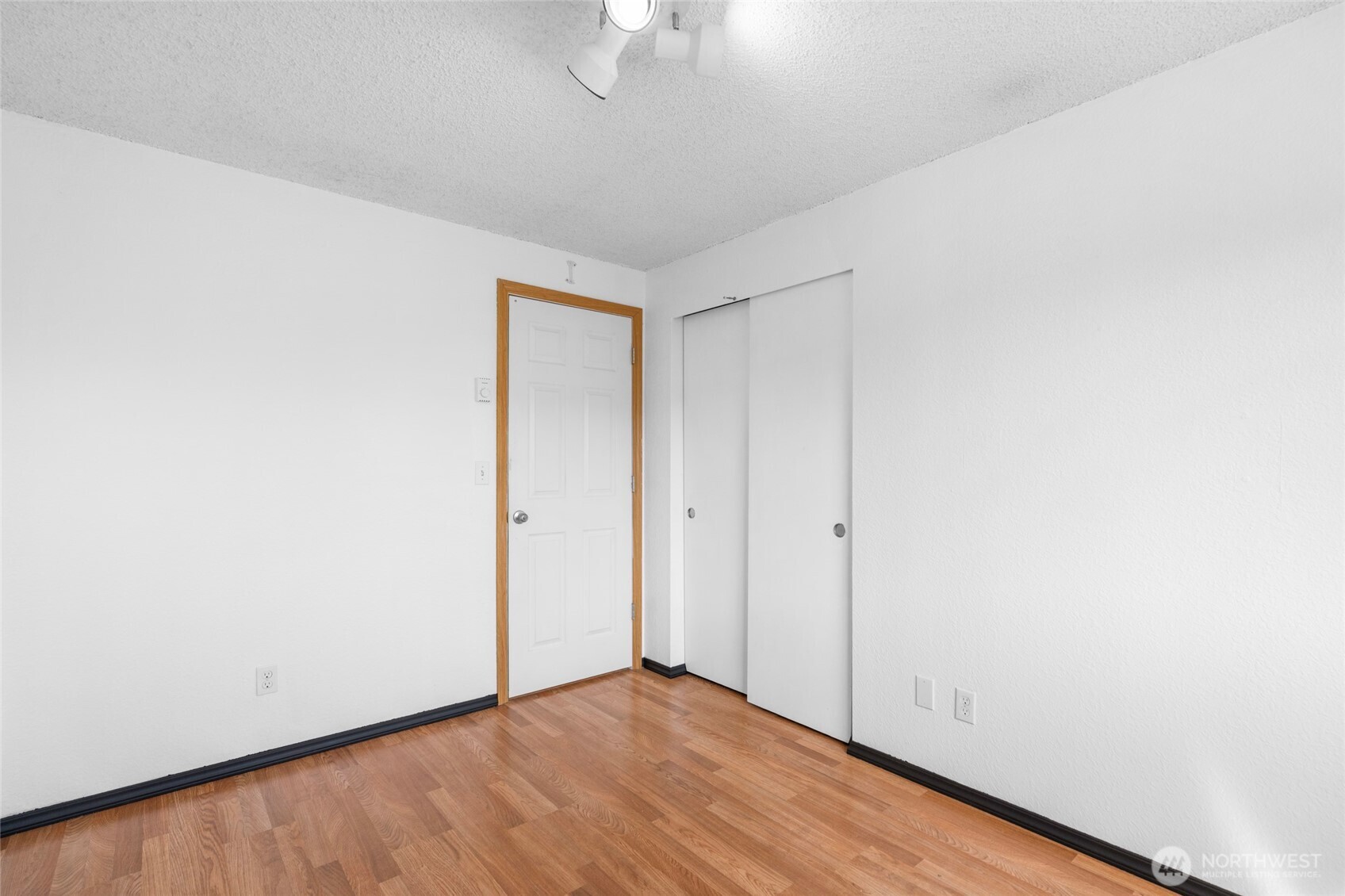 988 Ridgeway Drive Property Photo 19