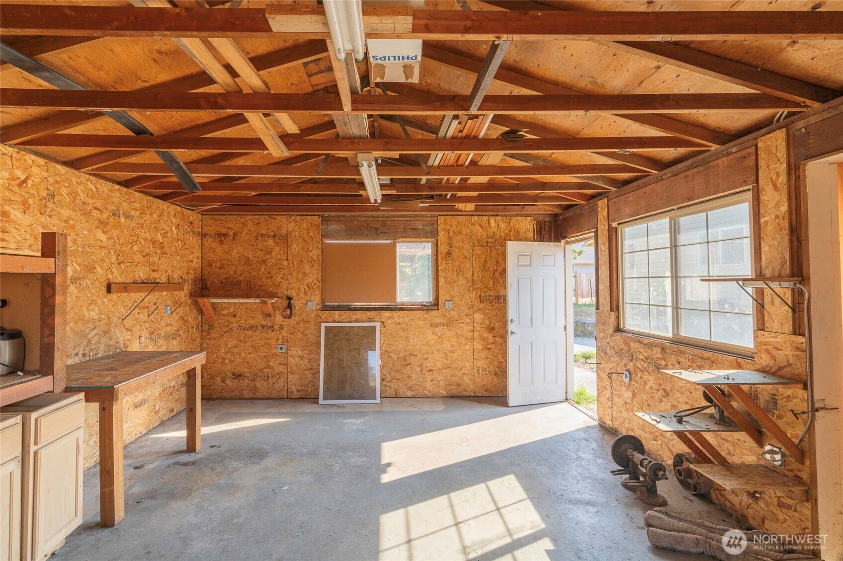 988 Ridgeway Drive Property Photo 28