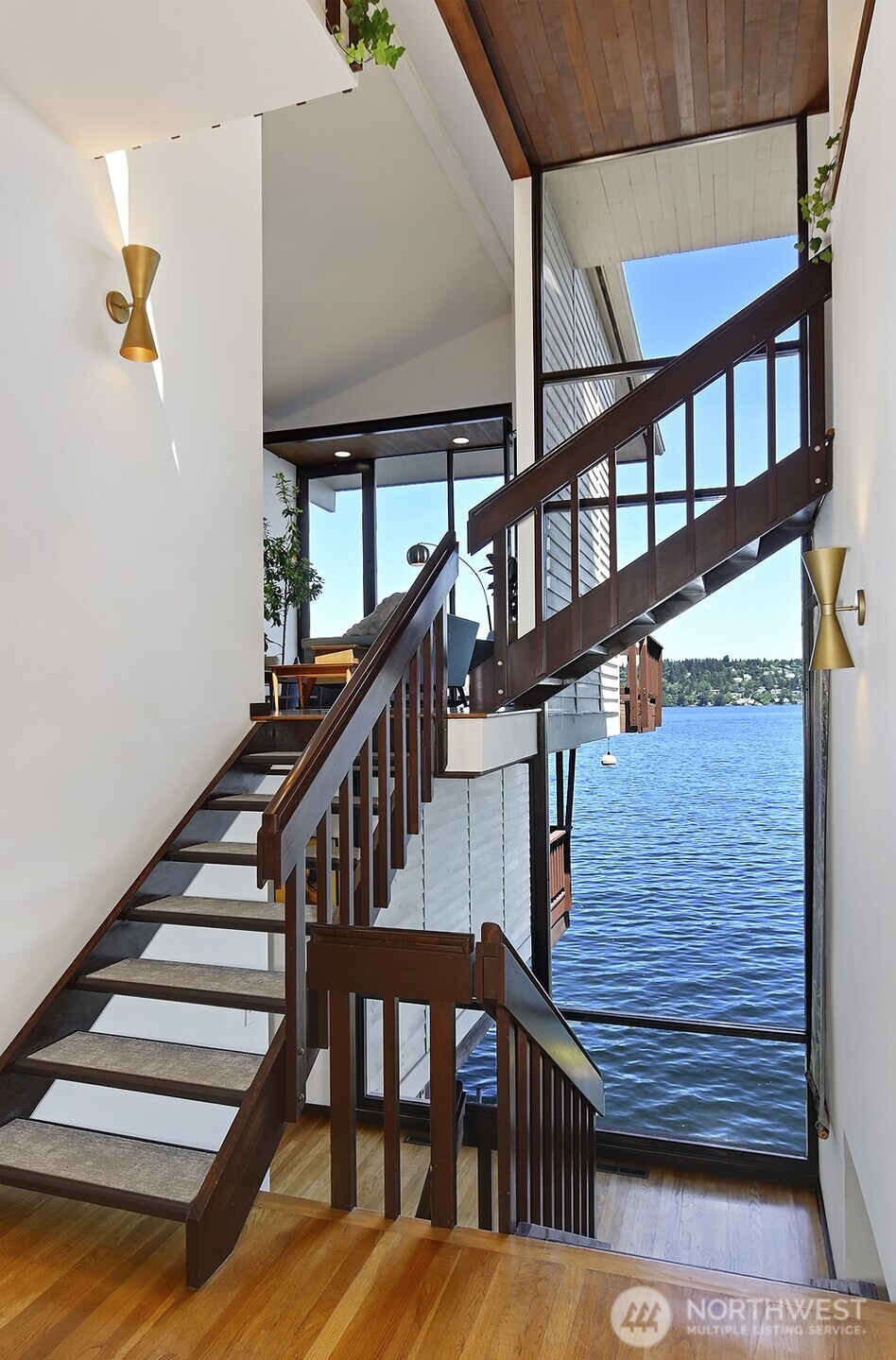 9620 Rainier Avenue Property Photo 6