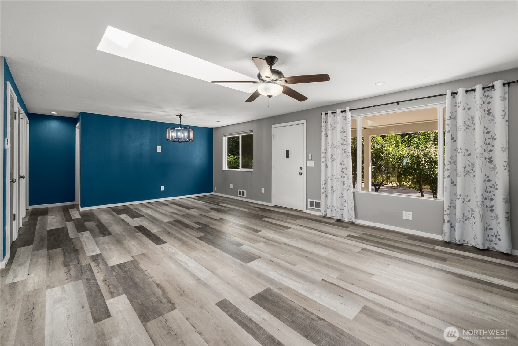 19109 57th Street Property Photo 4