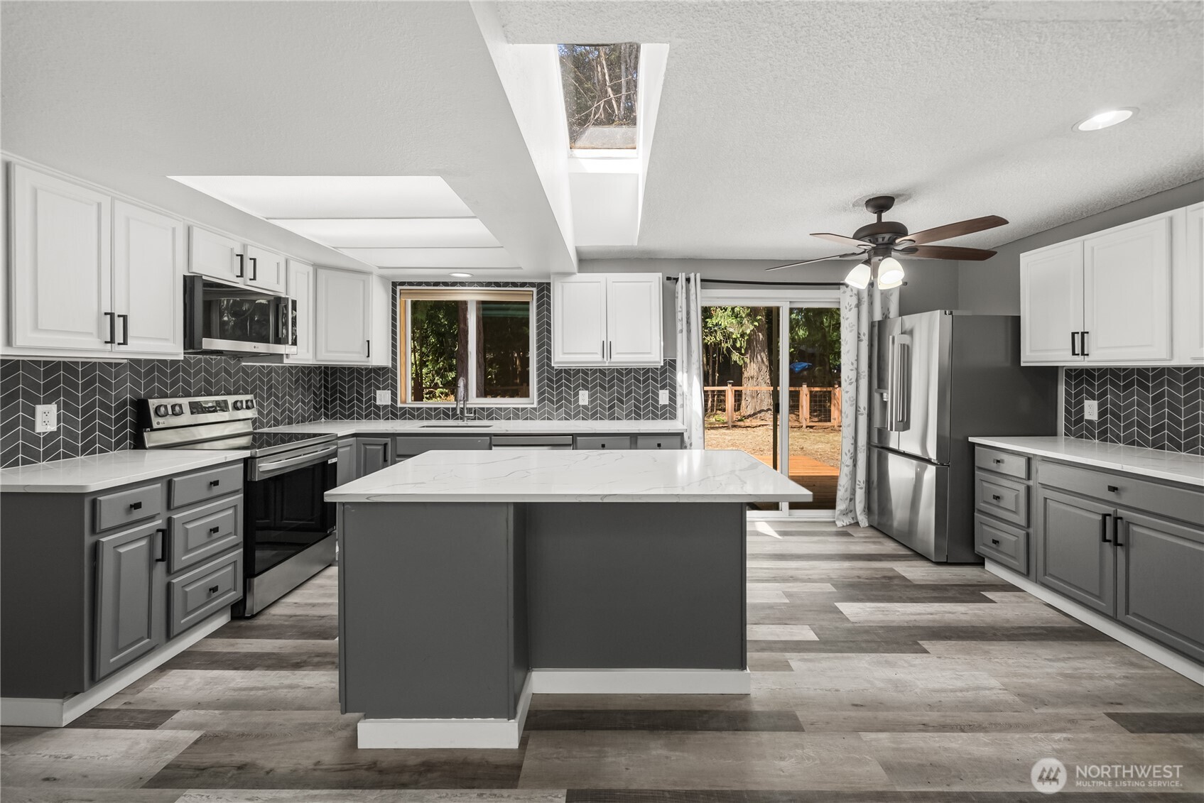 19109 57th Street Property Photo 6