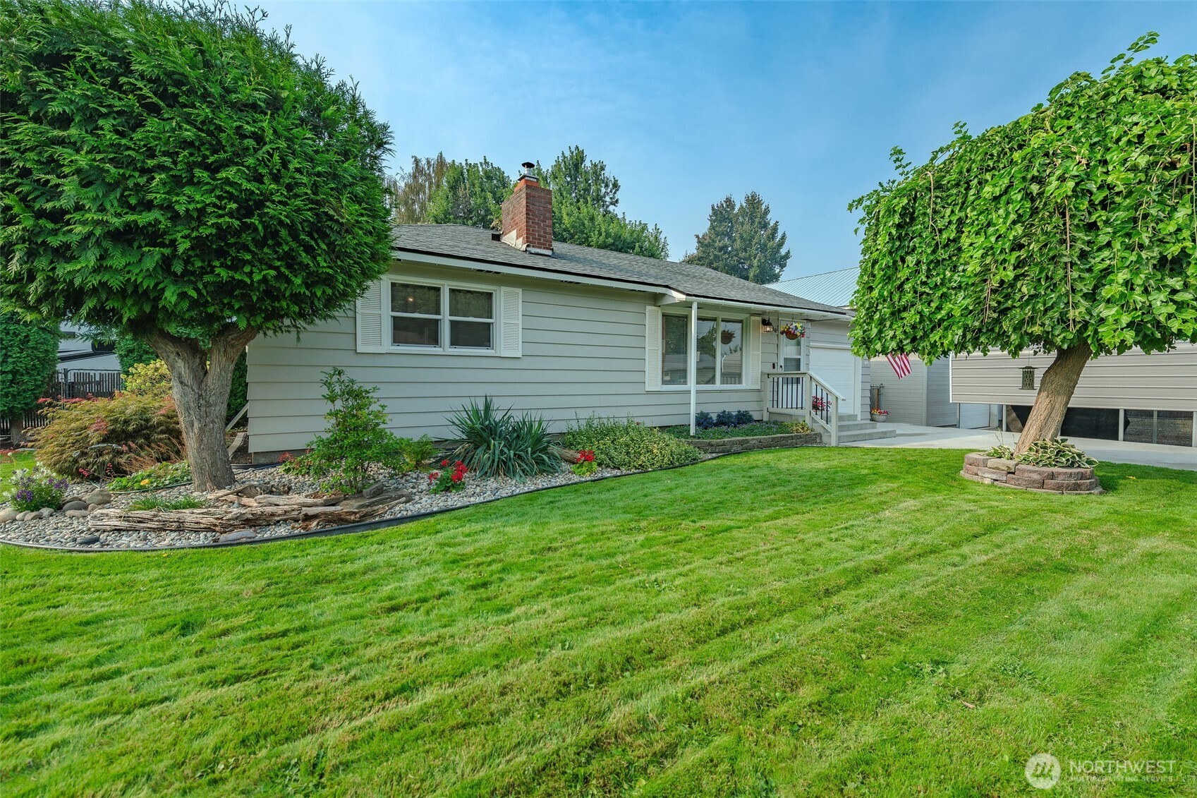 1388 Tedford Street Property Photo 6
