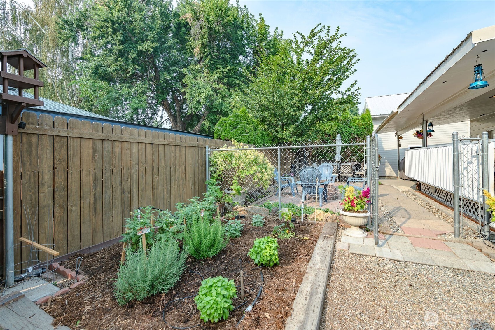1388 Tedford Street Property Photo 36