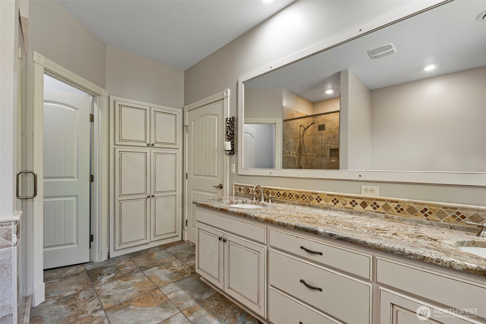 403 Se Crestview Drive Property Photo 25
